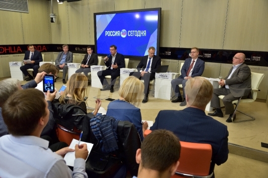 Круглый стол “Москва vs регионы: баланс выгод и потерь в гонке за эскроу”