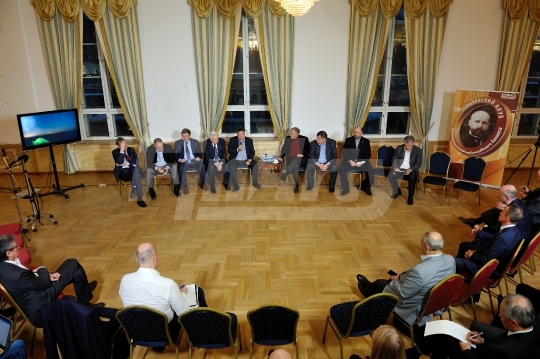 Заседание Столыпинского клуба “Программы для президента: общее и различия”
